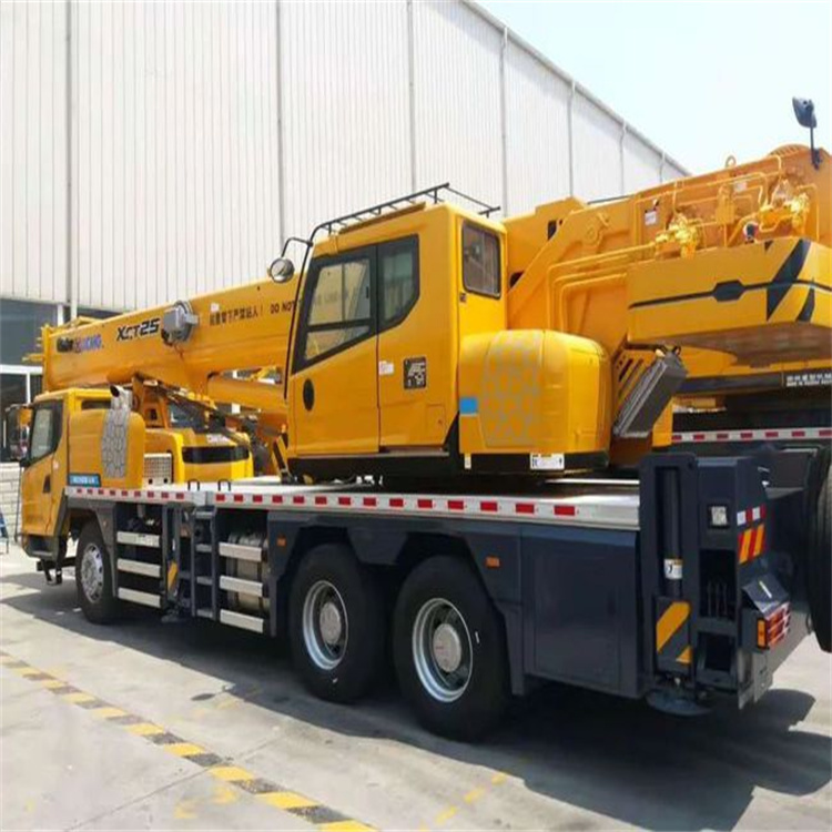 云霄更大的吊车能吊多少吨